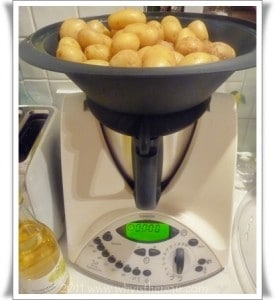 Steaming 2 kilos of potatoes in the Varoma steamer