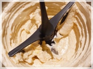Whisk the cream cheese icing in the Thermomix bowl