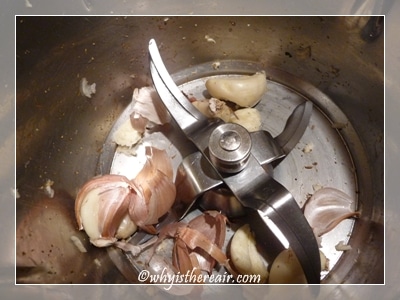 Voila! Peeling Garlic is fast and easy in the Thermomix