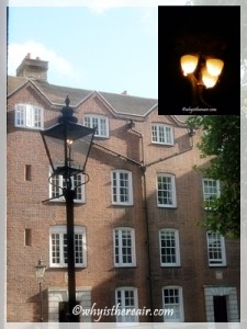 Gas lamps burn in Lincoln's Inn