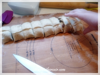 After filling and rolling, cut the buns to size